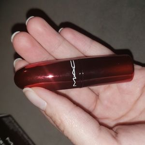Mac E For Effortless, Love Me Lipstick